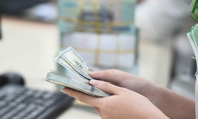Dollar rises against dong – VnExpress International