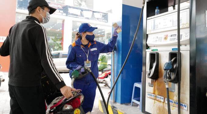Gasoline prices decline – VnExpress International Gasoline prices decline – VnExpress International