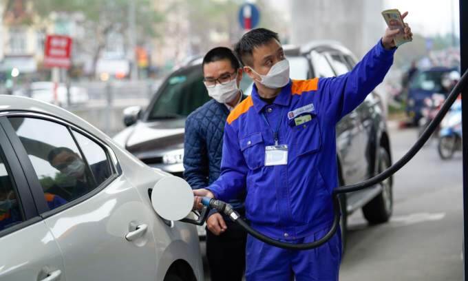 Gasoline prices fall marginally – VnExpress International