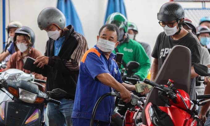 Gasoline prices surge – VnExpress International