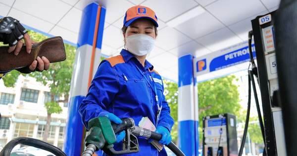 Giá xăng dầu hôm nay 17/10: Liên Bộ Tài chính