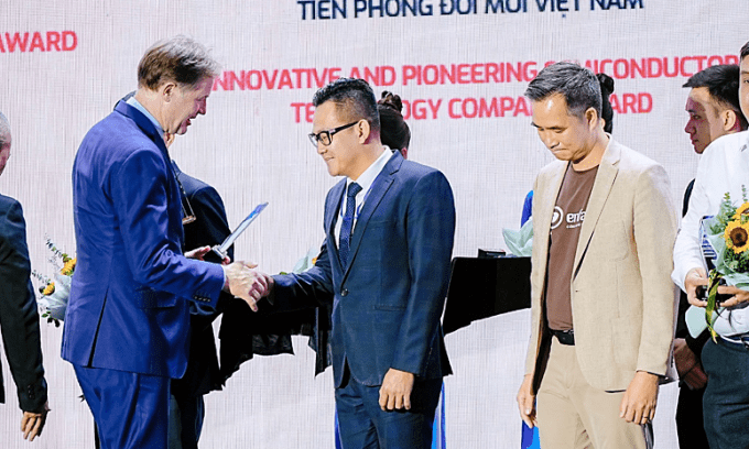 Meta’s leader outlines key factors to help Vietnam master AI