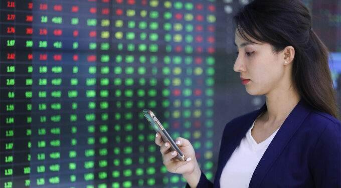 VN-Index tiptoes up as global stocks rise VN-Index tiptoes up as global stocks rise