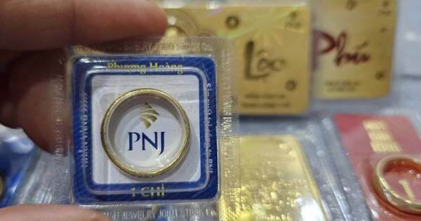 Giá vàng nhẫn 99,99 tăng sốc lên mức chưa từng có, vượt cả vàng miếng SJC