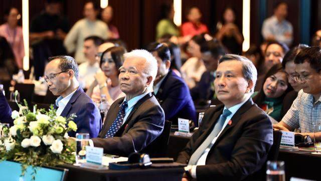 Chuyên gia đề xuất trao cả “củ cà rốt” và “cây gậy” khi thành lập quỹ chuyển đổi xanh