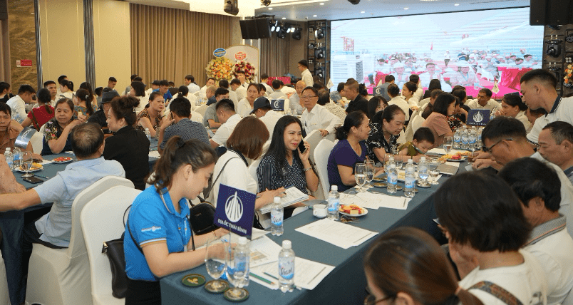 Eden Garden hút khách ngày mở bán Eden Garden hút khách ngày mở bán