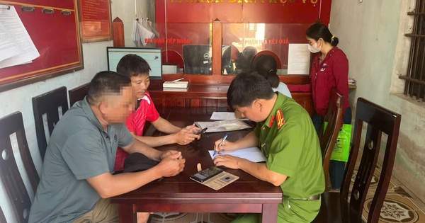 Người đàn ông tại Nghệ An lấy lại được toàn bộ số tiền bị mất trong tài khoản sau khi nhờ công an hỗ trợ