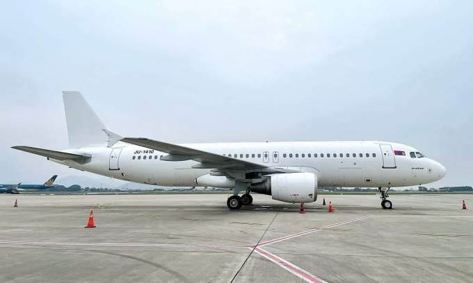 Airlines scramble to lease planes to meet Tet travel demand