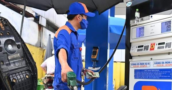 Dầu thô bật tăng dữ dội phiên cuối tuần