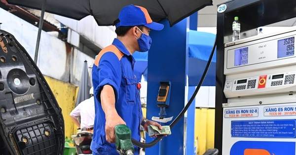 Giá xăng dầu đồng loạt giảm phiên thứ 2 liên tiếp