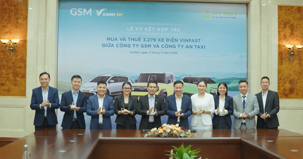 Hãng taxi của ông Phạm Nhật Vượng vừa có thương vụ chuyển giao xe VinFast lớn nhất tại Hà Nội, đối tác muốn nâng đội xe lên 10.000 chiếc