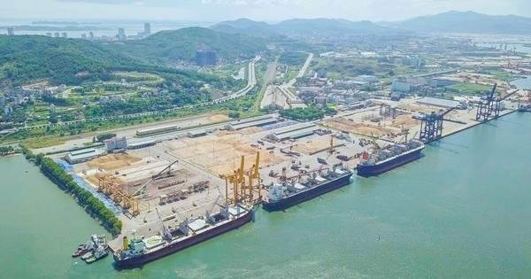 Phó Tổng giám đốc từ chức vì xa nhà 10 năm, Kế toán trưởng không có động lực làm việc