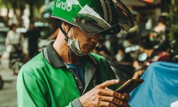 Singapore man uses fake Grab receipts and timesheets to defraud employers US,000