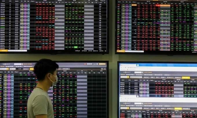 VN-Index plummets as Asian stocks head for weekly loss