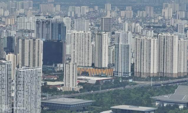 Why Hanoi apartment prices rise despite supply jump