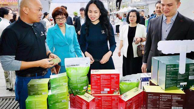 Xây dựng hệ sinh thái thúc đẩy xuất khẩu trực tuyến Xây dựng hệ sinh thái thúc đẩy xuất khẩu trực tuyến