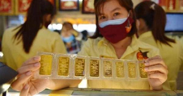 Giá vàng rung lắc dữ dội, chuyên gia đưa khuyến cáo quan trọng: “Khoan bán”