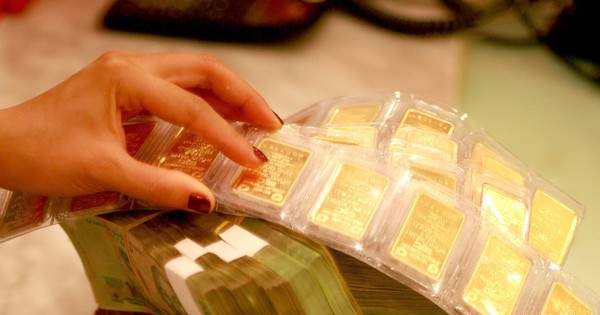 Cách nào ngăn người dân đổ tiền vào vàng?