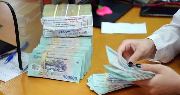 Cuối tháng 11, nhiều ngân hàng trả lãi tiết kiệm từ 7%/năm trở lên
