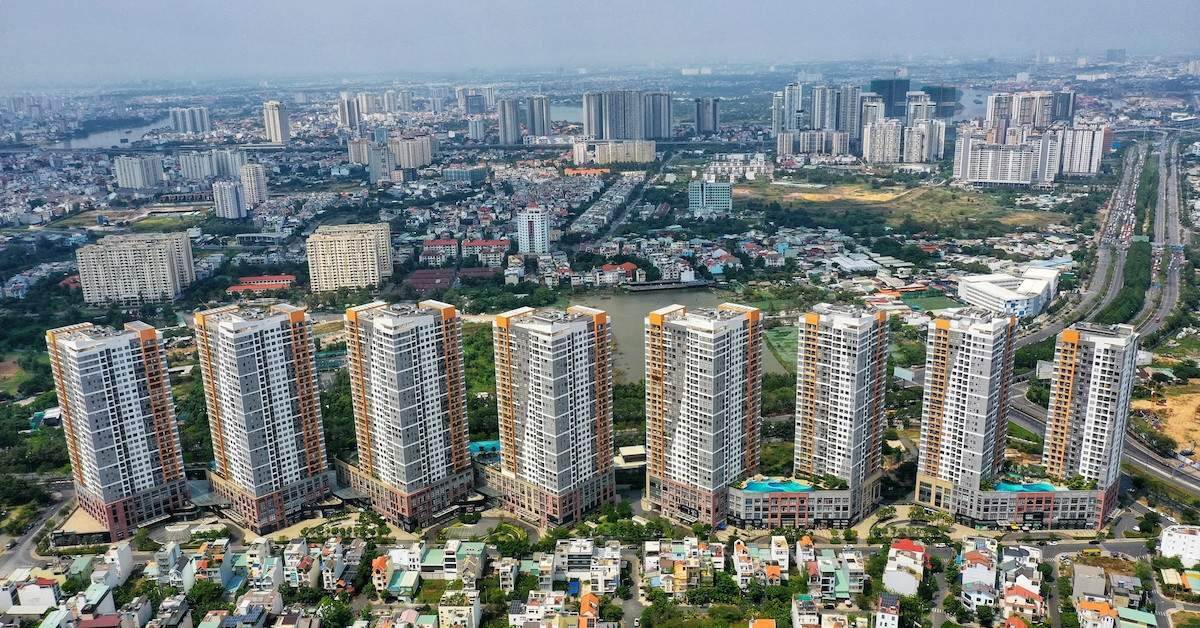 Chuyển điều tra vụ thu lợi từ cho thuê đất công; thị trường BĐS sôi động trở lại
