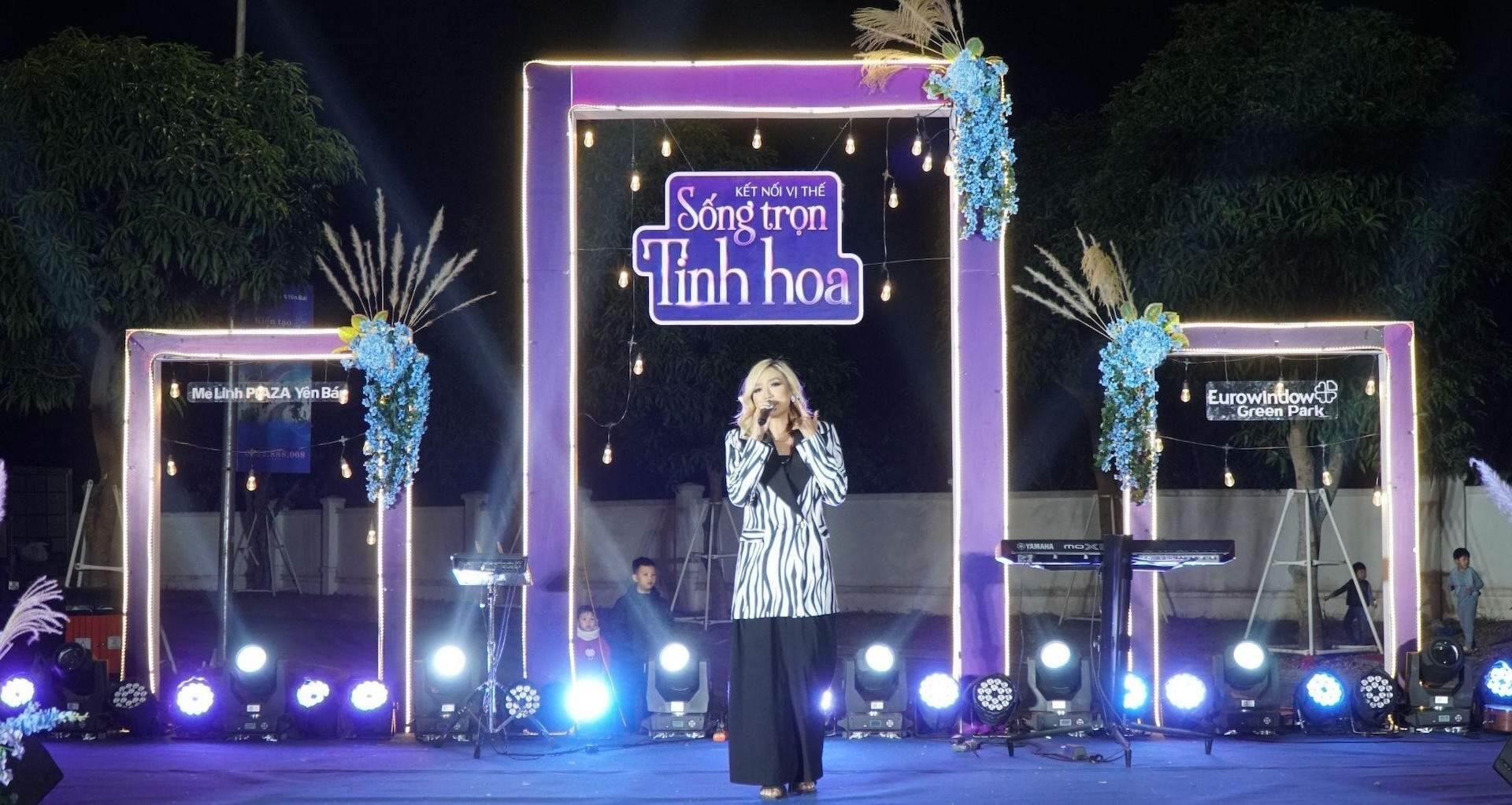 ‘Tinh hoa hội tụ’ trong đêm nhạc tri ân của Melinh Plaza Yên Bái ‘Tinh hoa hội tụ’ trong đêm nhạc tri ân của Melinh Plaza Yên Bái
