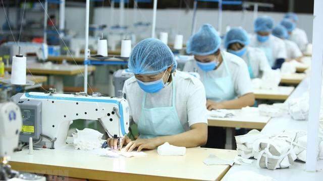 60% lao động đang làm việc tại các khu công nghiệp, khu chế xuất là nữ
