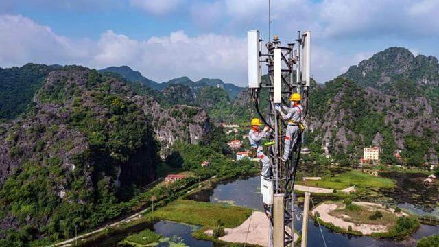 Bắt đầu đấu giá băng tần “kim cương” 700 MHz cho mạng 4G và 5G, giá khởi điểm mỗi khối từ 1,95 nghìn tỷ