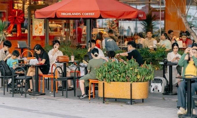 Earnings decline at Highlands Coffee, Vietnam’s largest cafe chain, in Q3