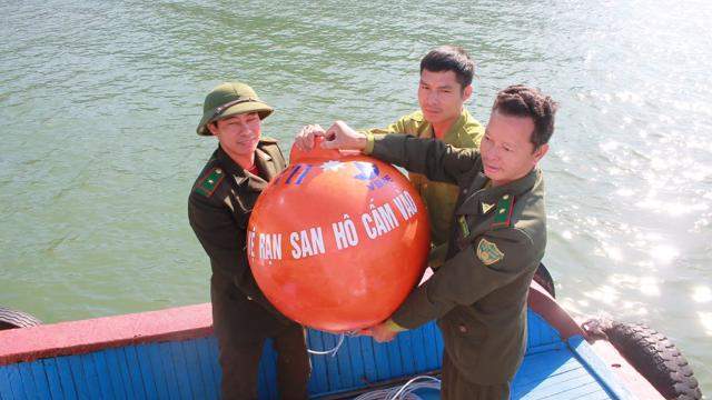 Khoanh vùng bảo vệ rạn san hô tại vườn quốc gia Cát Bà