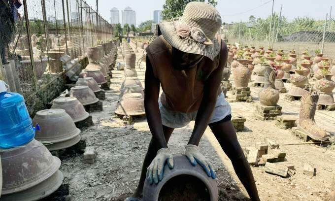 Relaxed visa policies lead to increase in illegal foreign workers: reports