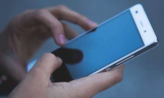 Under 0 smartphone sales soar as Vietnam phases out 2G networks