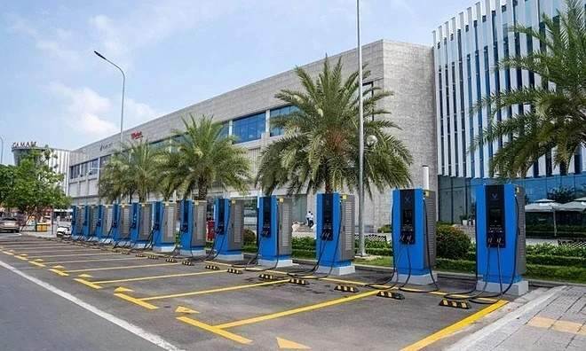Vietnam needs B to develop EV charging stations
