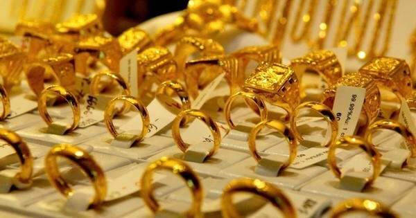 Giá vàng nhẫn trơn rớt mạnh, nhiều người lỗ nặng
