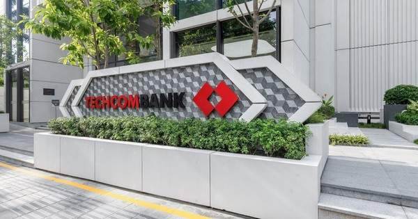 Phó Tổng Giám đốc thường trực Techcombank muốn bán bớt cổ phiếu TCB
