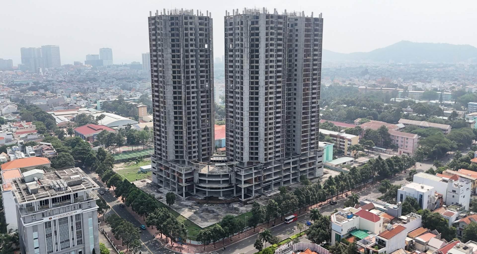 Dự án 32 tầng xây dang dở 8 năm giữa đất ‘vàng’ ở trung tâm Vũng Tàu