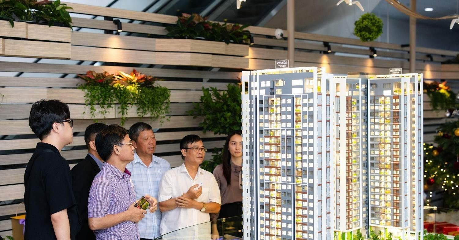 Gần 1.000 lượt khách tìm hiểu dự án Essensia Sky