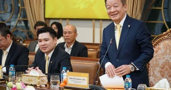 ‘Bầu’ Hiển đầu tư vào hãng bay từng được ví như ‘con chim… chả còn cọng lông nào’