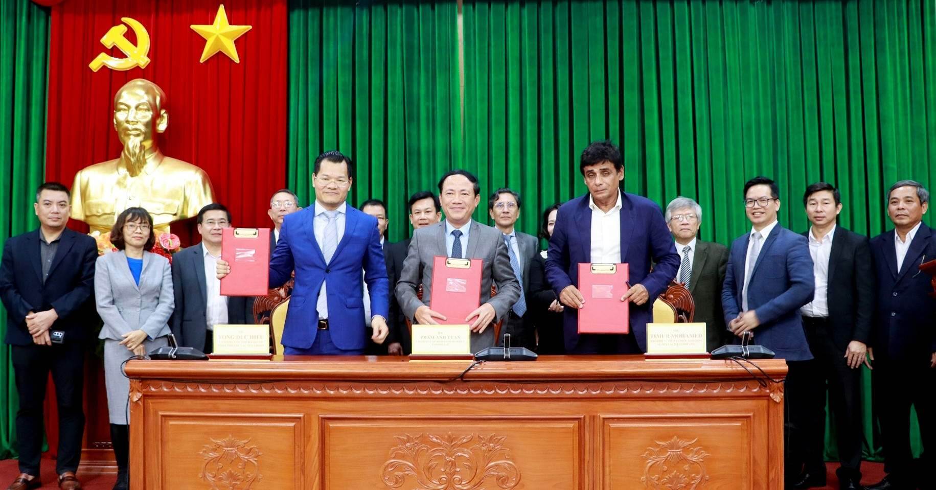 2 tỷ phú quốc tế ‘xông đất’, hứa đưa Bình Định thành trung tâm du lịch siêu sang 2 tỷ phú quốc tế ‘xông đất’, hứa đưa Bình Định thành trung tâm du lịch siêu sang