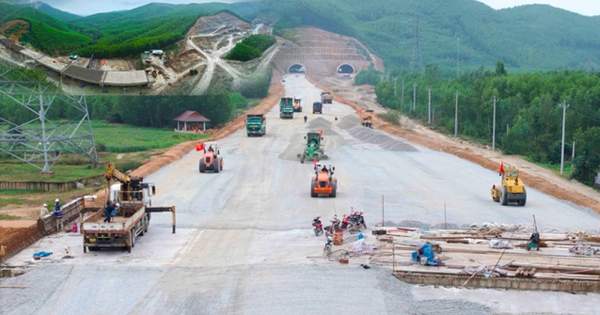 Công trường cao tốc Bắc – Nam, đoạn Quảng Ngãi vẫn “nóng” trong rét lạnh những ngày giáp Tết