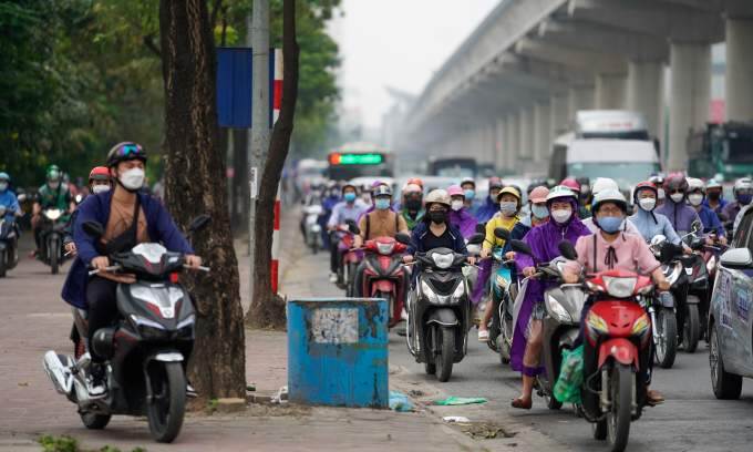 Fines for riding on sidewalks set at 6 while workers earn 0 monthly