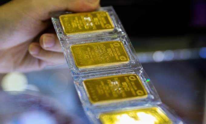 Gold price climbs to 4-week peak