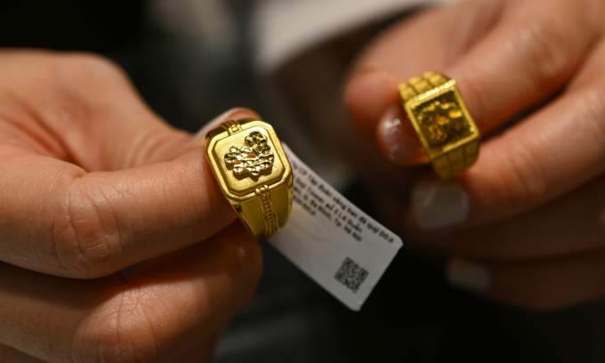 Gold price falls – VnExpress International