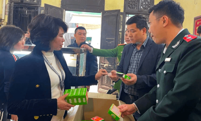 Hanoi’s historic 150-year-old green rice cake facility suspended as production area sits next to washroom