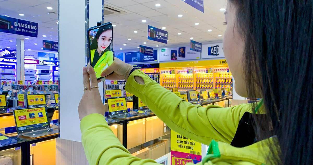 Người dùng háo hức trải nghiệm F11 Pro trước ngày ra mắt