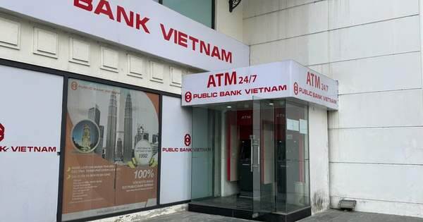 Thanh toán không dùng tiền mặt “lên ngôi” và hành động của ngành ngân hàng