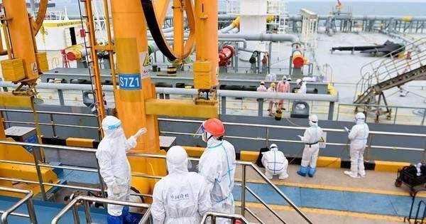 Lo ngại lệnh trừng phạt của Mỹ, một cảng của Trung Quốc “cấm cửa” dầu Nga và 2 nhà xuất khẩu lớn khác được chở bởi “hạm đội bóng tối”