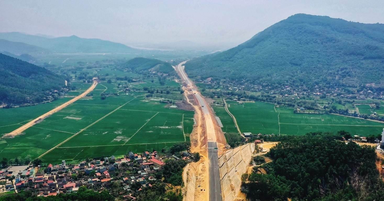 Ninh Bình thu 951 tỷ từ 2 phiên đấu giá đất, sắp đấu thêm hàng trăm thửa