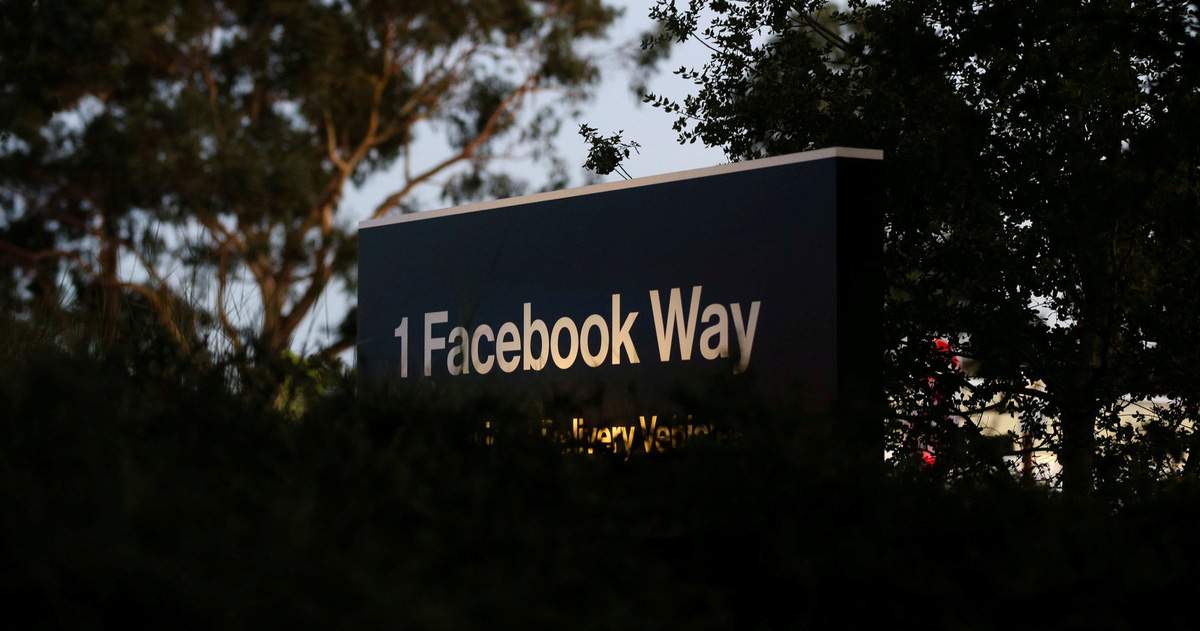 Bạn có biết kể cả khi tắt định vị, Facebook vẫn theo dõi bạn?