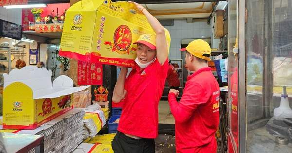 Bánh thần tài, heo quay cúng khai trương “cháy hàng” trong ngày mùng 6 Bánh thần tài, heo quay cúng khai trương “cháy hàng” trong ngày mùng 6