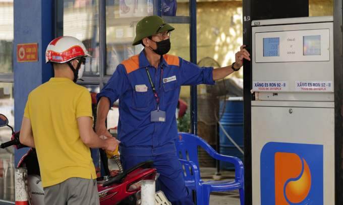 Fuel prices drop – VnExpress International